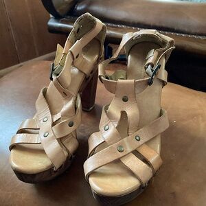 Bed Stu size 8 1/2 tan color very cute